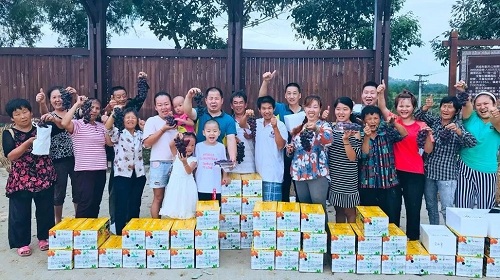 巴中葡萄種植合作社果農們