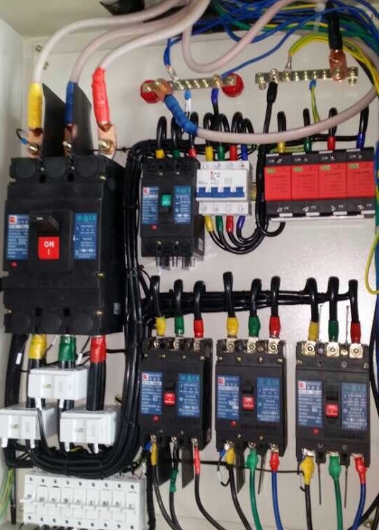檢查供電箱實拍